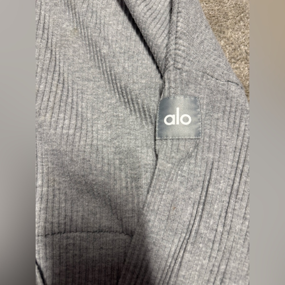 ALO Yoga Muse MATCHING SET - Picture 7 of 12